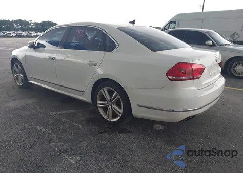 2015 Volkswagen Passat 1.8T Sel Premium из США, поврежденный, VIN 1VWCS7A35FC056917